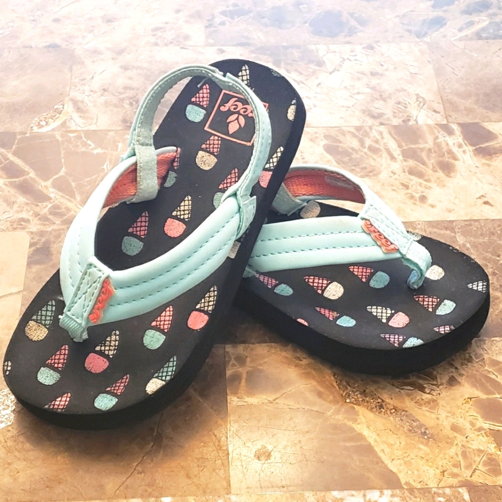 Girls flip flops